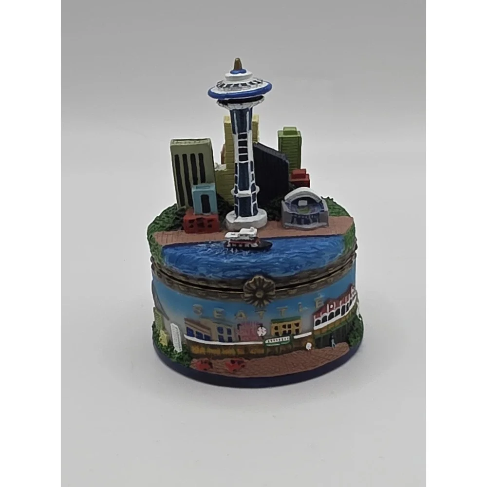 2012 Seattle Great Wheel 3D Decorated Ceramic Blue Trinket Box Felt Bottom